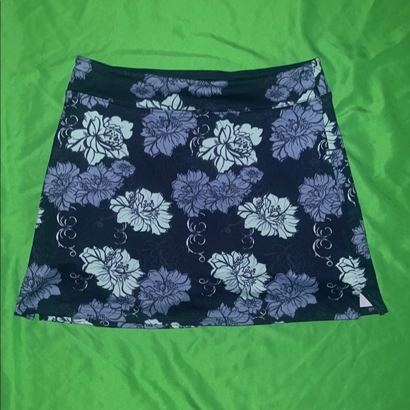 Tranquility Floral Navy Golf Skort size Small - Picture 1 of 5